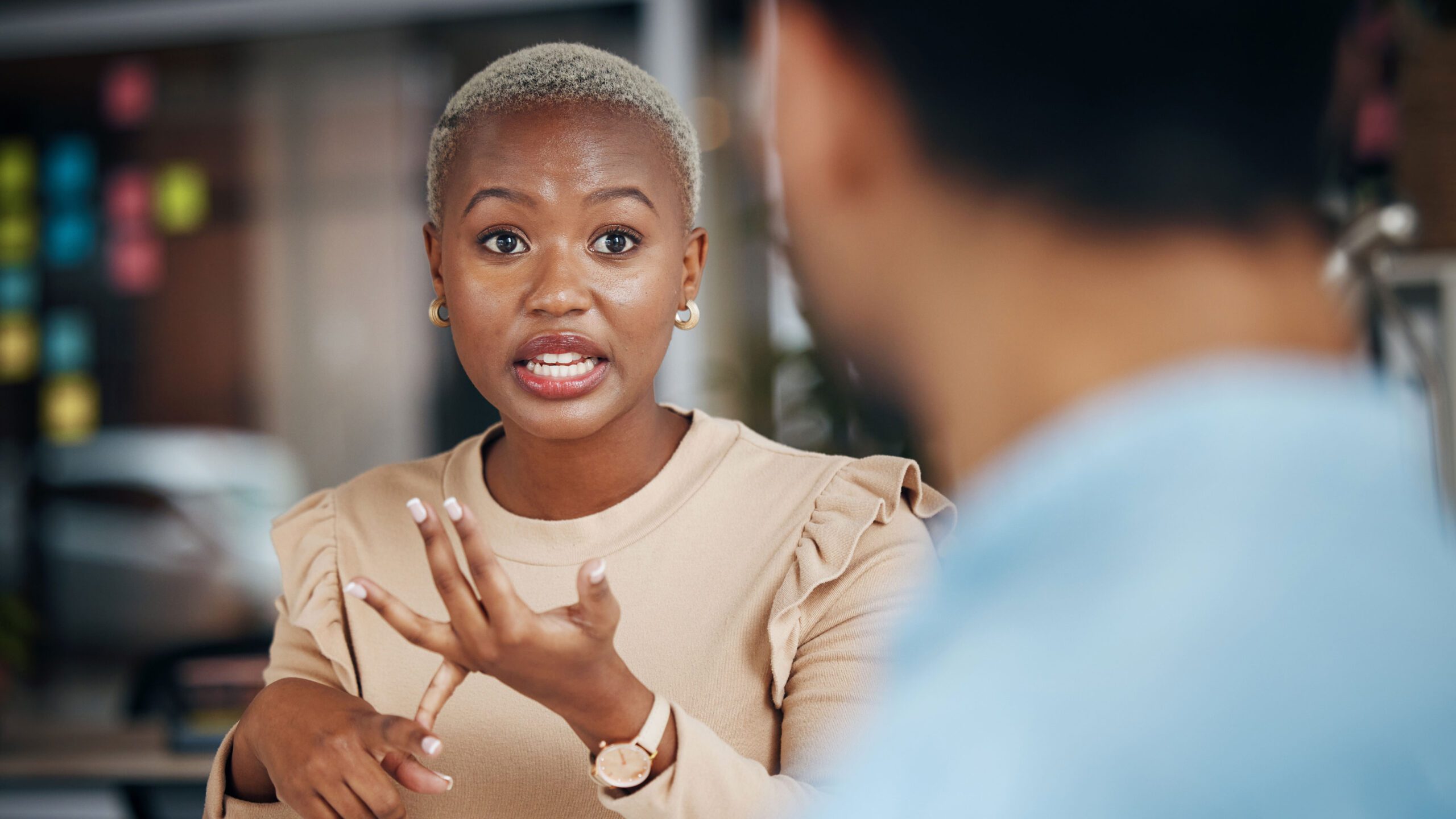 2 executives having a discussion during a job interview